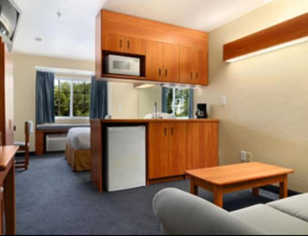 Microtel Inn & Suites Huntsville Rum bild